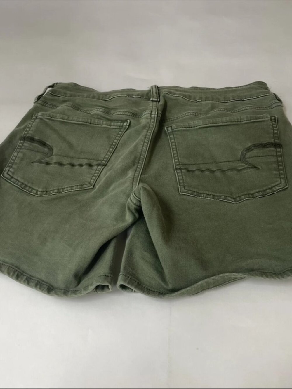 American Eagle Womens Jean Midi Short Shorts Size 6 Solid Green Stretch #0296 - Picture 3 of 6